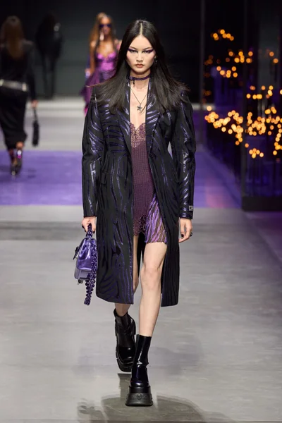 Look 28